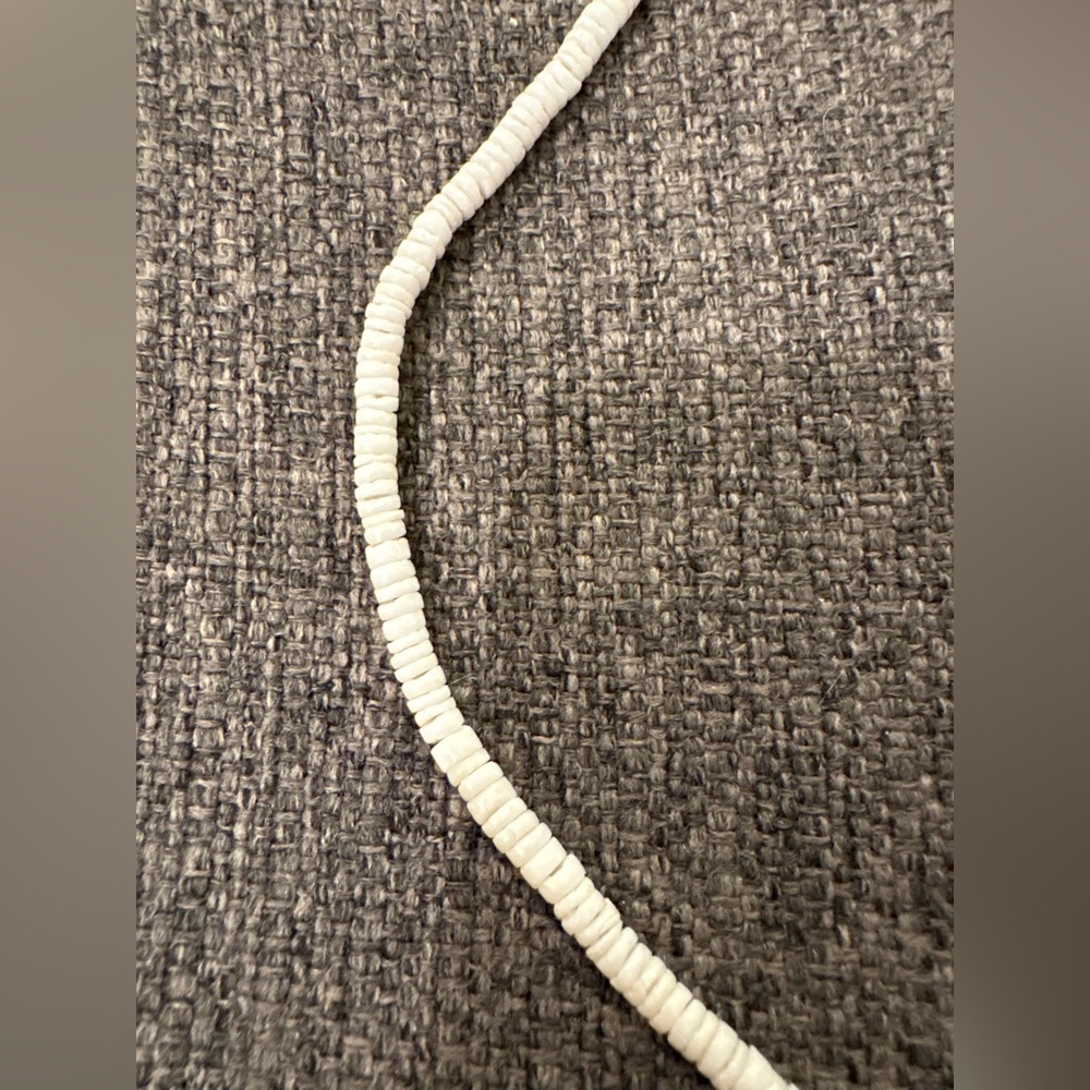 Puca Shell Necklace 🐚 - Picture 3 of 4